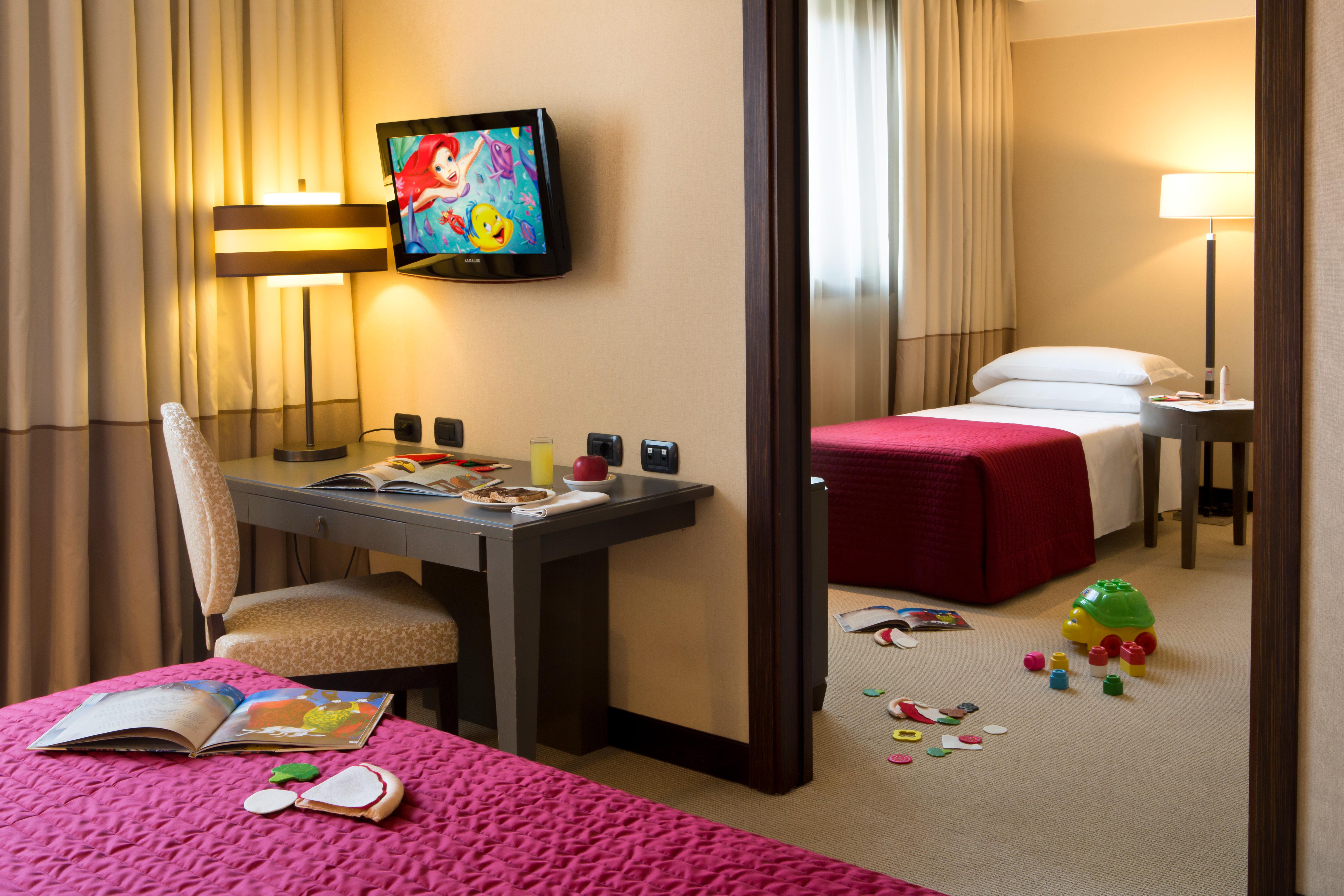Starhotels Grand Milan Saronno Esterno foto
