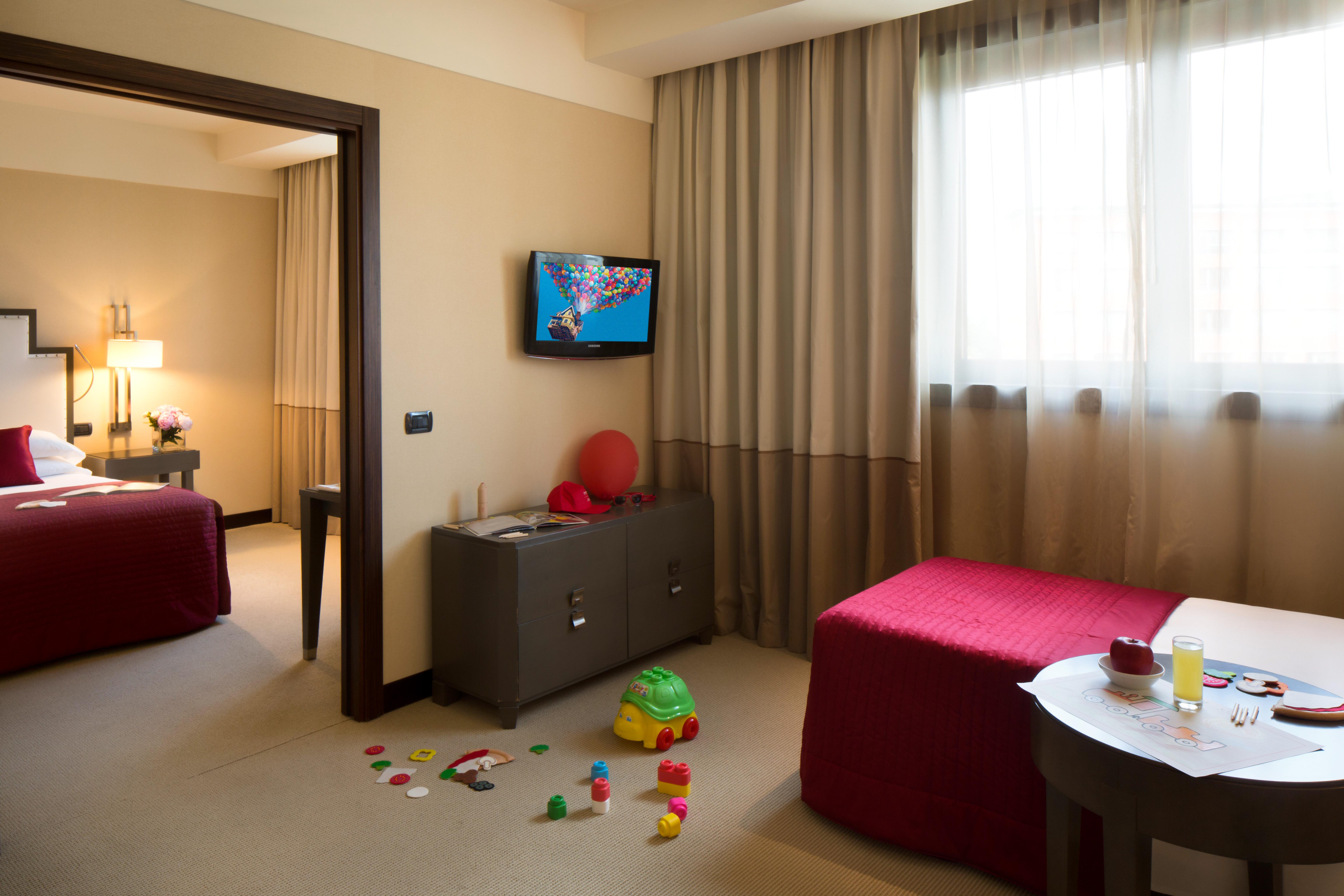 Starhotels Grand Milan Saronno Esterno foto