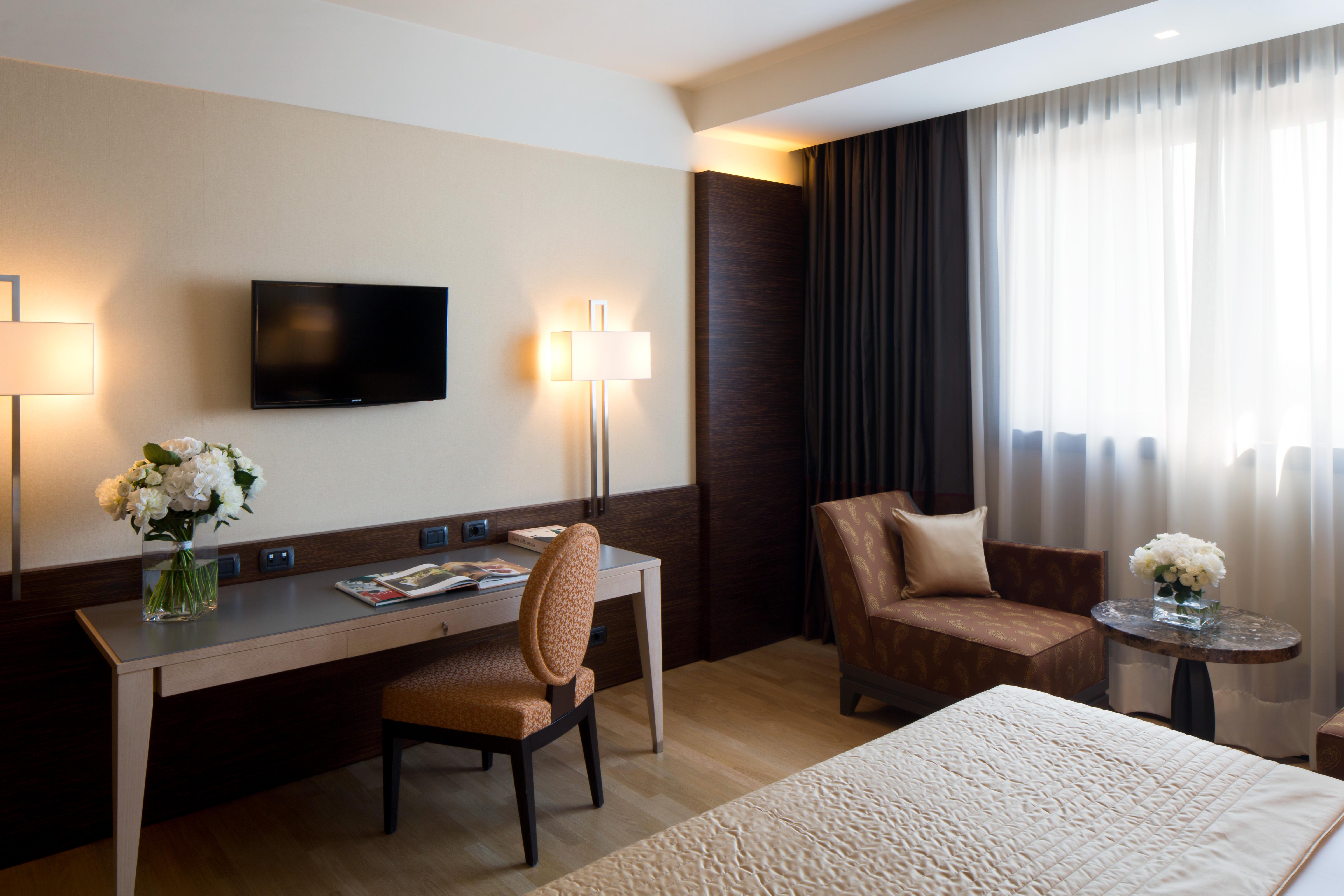 Starhotels Grand Milan Saronno Esterno foto