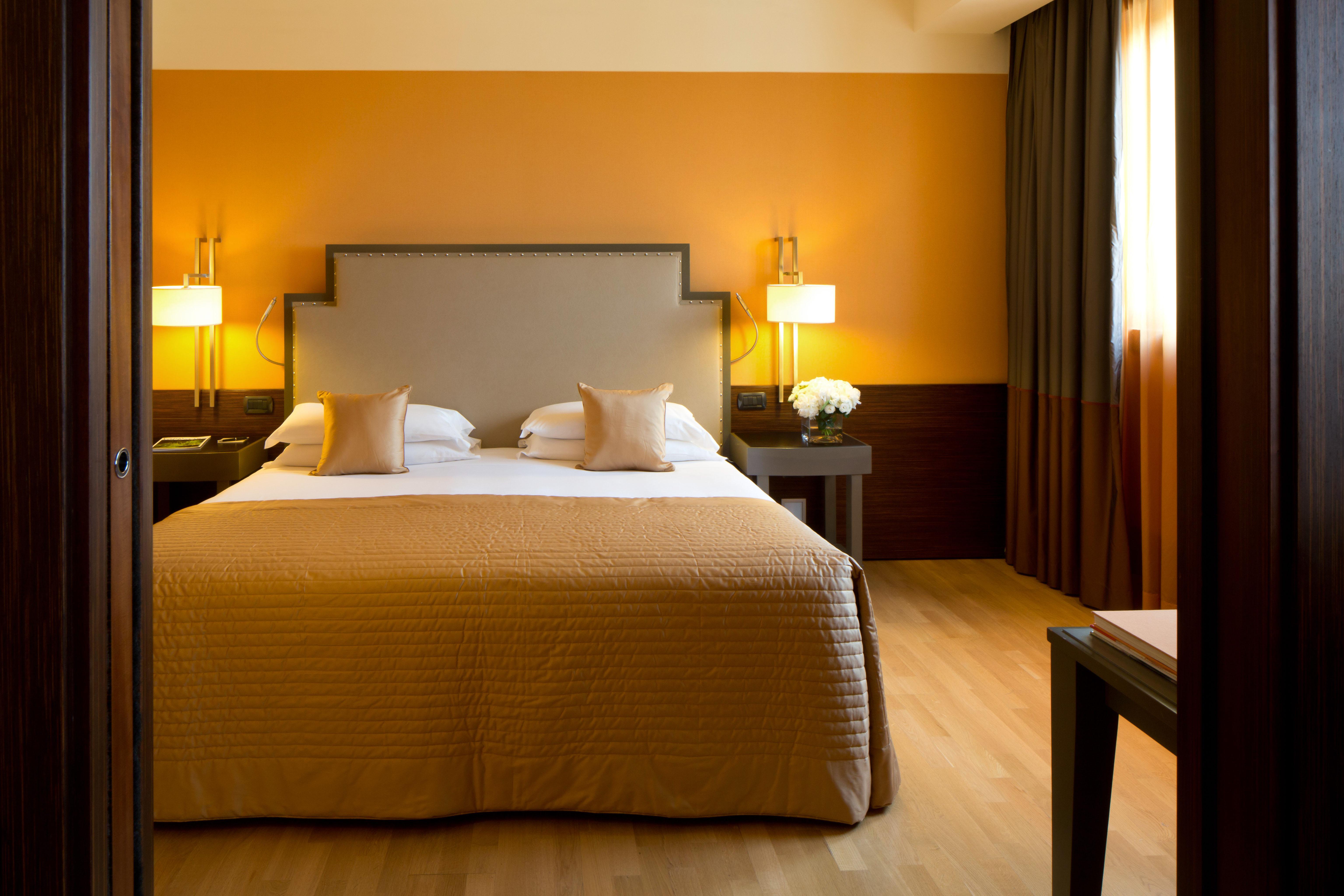 Starhotels Grand Milan Saronno Esterno foto