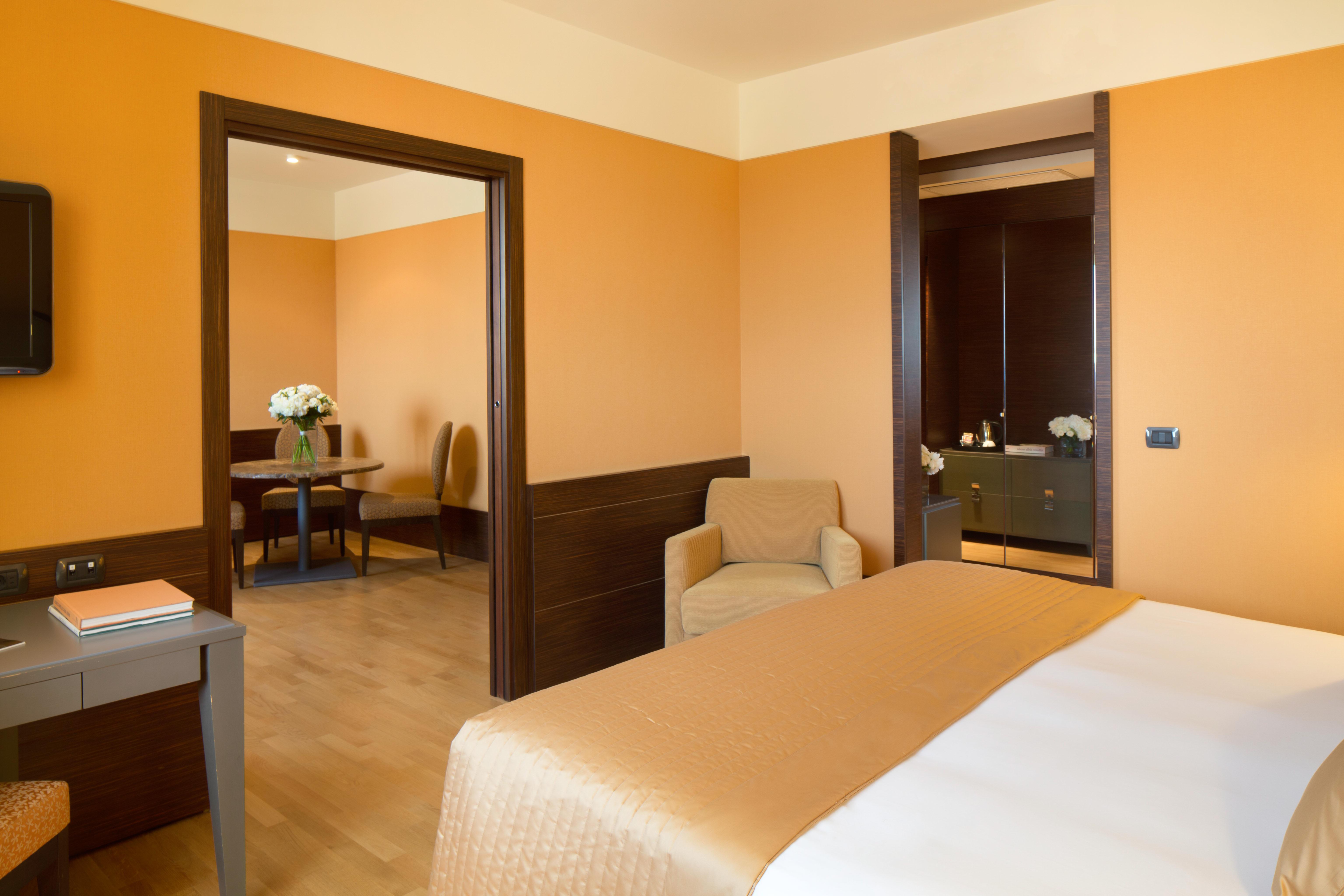 Starhotels Grand Milan Saronno Esterno foto