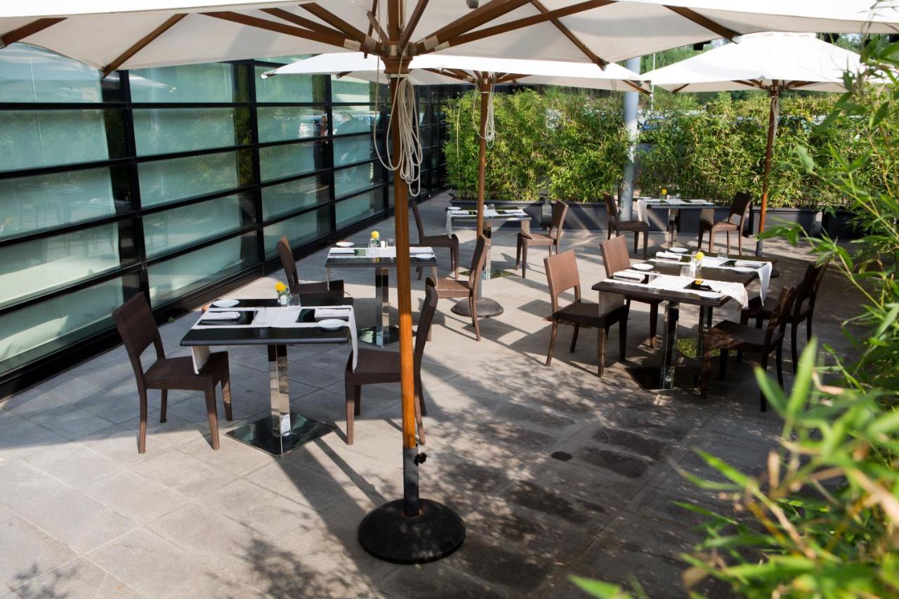 Starhotels Grand Milan Saronno Esterno foto