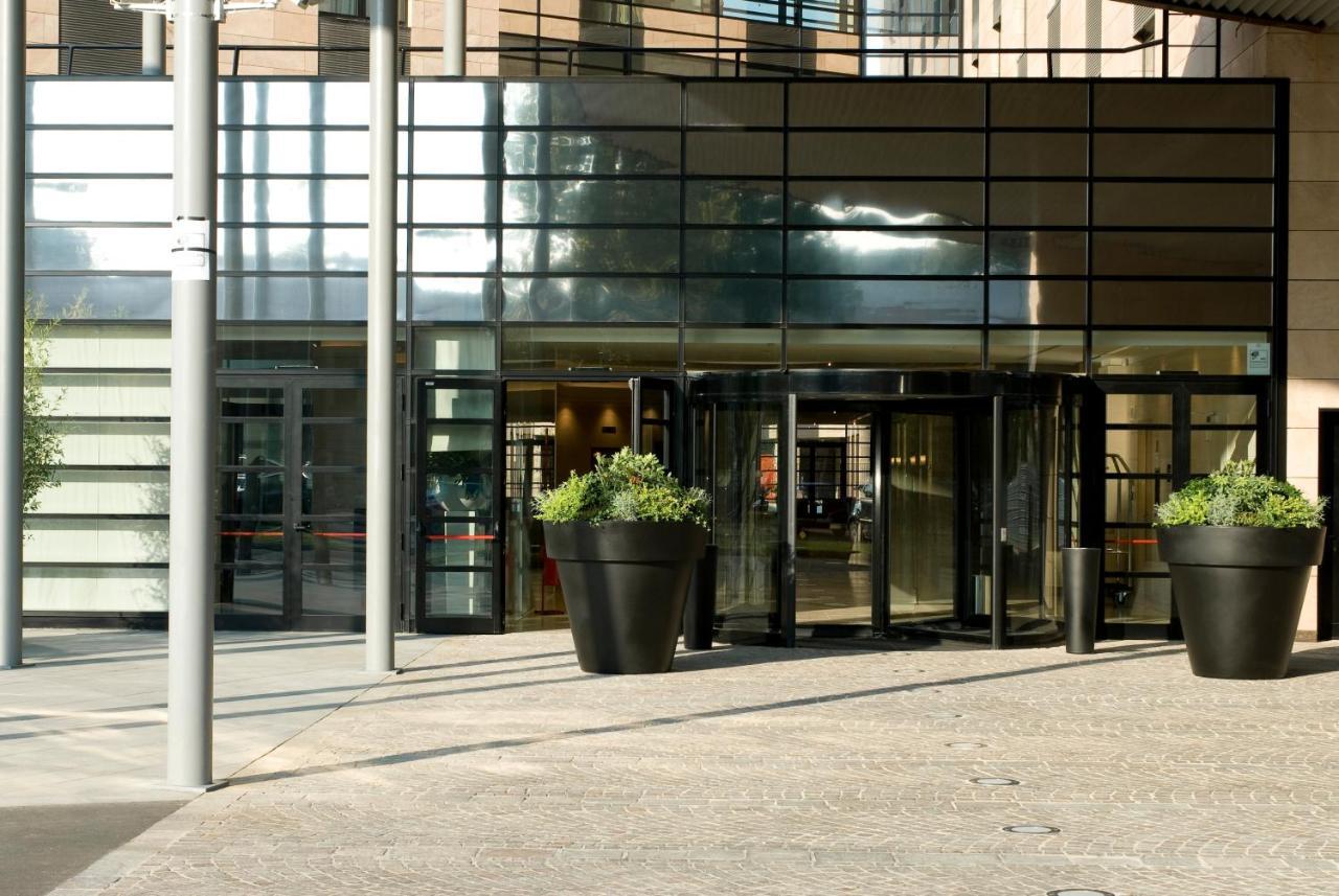 Starhotels Grand Milan Saronno Esterno foto