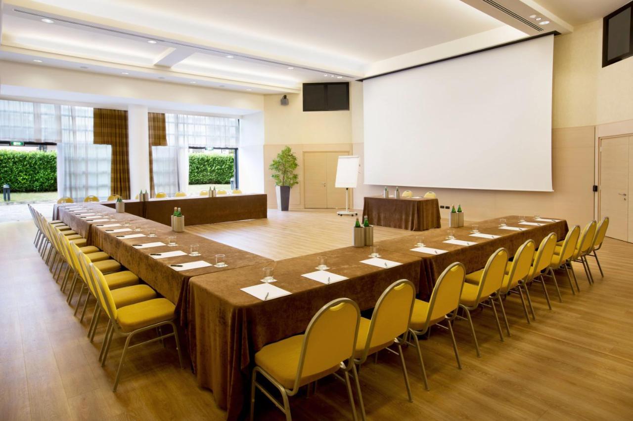 Starhotels Grand Milan Saronno Esterno foto