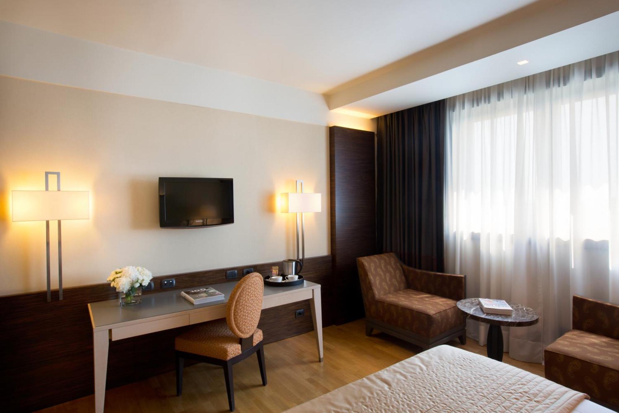 Starhotels Grand Milan Saronno Camera foto