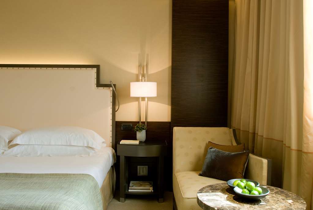 Starhotels Grand Milan Saronno Camera foto