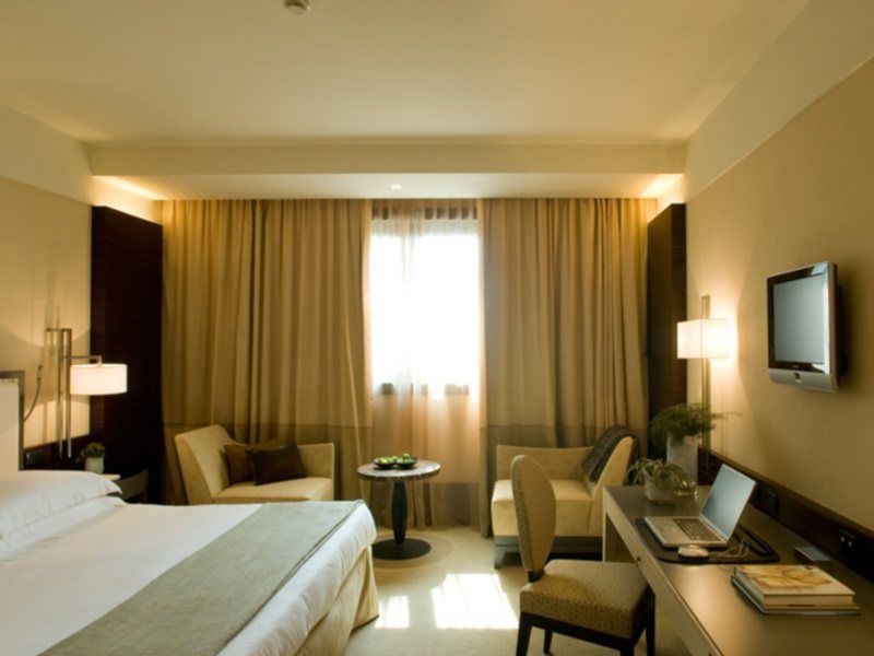 Starhotels Grand Milan Saronno Esterno foto